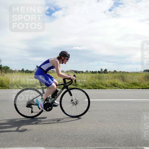31.08.2025 - Elbe Triathlon Hamburg Michael Burmester http://msf.ph/oto/8694201 31.08.2025 14:45:03 Radfahren 122 meine-sportfotos.de