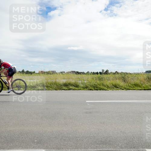 31.08.2025 - Elbe Triathlon Hamburg Michael Burmester http://msf.ph/oto/8694215 31.08.2025 14:45:57 Radfahren  meine-sportfotos.de