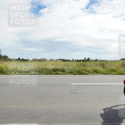 31.08.2025 - Elbe Triathlon Hamburg Michael Burmester http://msf.ph/oto/8694218 31.08.2025 14:46:07 Radfahren 143, 147 meine-sportfotos.de