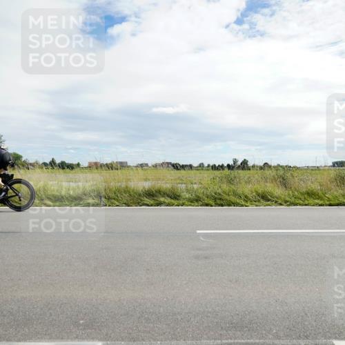 31.08.2025 - Elbe Triathlon Hamburg Michael Burmester http://msf.ph/oto/8694221 31.08.2025 14:46:09 Radfahren 143, 147 meine-sportfotos.de