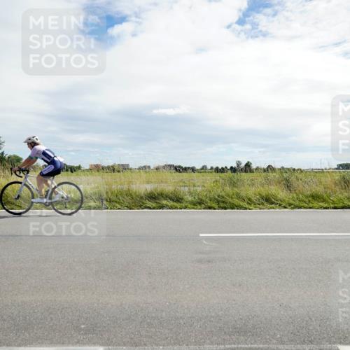 31.08.2025 - Elbe Triathlon Hamburg Michael Burmester http://msf.ph/oto/8694222 31.08.2025 14:46:15 Radfahren  meine-sportfotos.de