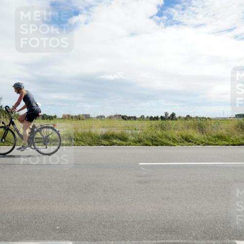 31.08.2025 - Elbe Triathlon Hamburg Michael Burmester http://msf.ph/oto/8694230 31.08.2025 14:47:02 Radfahren 121 meine-sportfotos.de