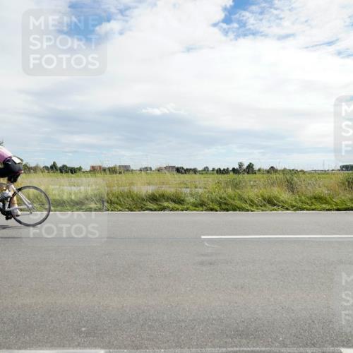 31.08.2025 - Elbe Triathlon Hamburg Michael Burmester http://msf.ph/oto/8694232 31.08.2025 14:47:16 Radfahren  meine-sportfotos.de