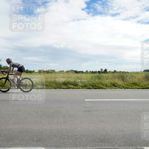 31.08.2025 - Elbe Triathlon Hamburg Michael Burmester http://msf.ph/oto/8694249 31.08.2025 14:48:24 Radfahren 144 meine-sportfotos.de
