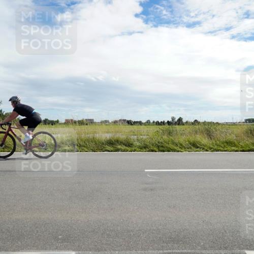 31.08.2025 - Elbe Triathlon Hamburg Michael Burmester http://msf.ph/oto/8694259 31.08.2025 14:48:49 Radfahren  meine-sportfotos.de