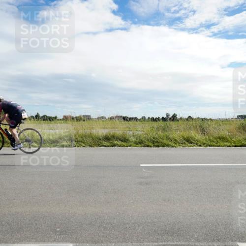 31.08.2025 - Elbe Triathlon Hamburg Michael Burmester http://msf.ph/oto/8694283 31.08.2025 14:50:26 Radfahren  meine-sportfotos.de