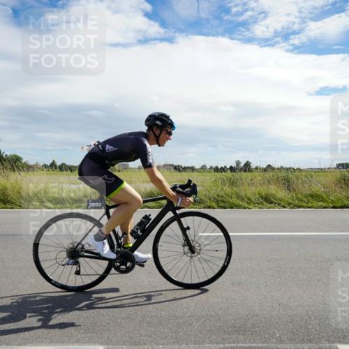 31.08.2025 - Elbe Triathlon Hamburg Michael Burmester http://msf.ph/oto/8694295 31.08.2025 14:51:16 Radfahren 146 meine-sportfotos.de
