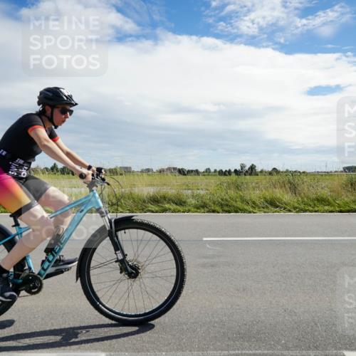 31.08.2025 - Elbe Triathlon Hamburg Michael Burmester http://msf.ph/oto/8694322 31.08.2025 14:52:57 Radfahren 121 meine-sportfotos.de