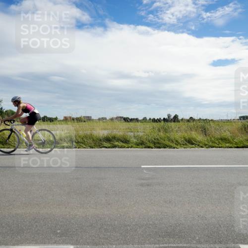 31.08.2025 - Elbe Triathlon Hamburg Michael Burmester http://msf.ph/oto/8694333 31.08.2025 14:53:21 Radfahren  meine-sportfotos.de