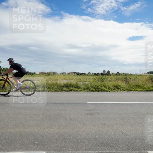 31.08.2025 - Elbe Triathlon Hamburg Michael Burmester http://msf.ph/oto/8694342 31.08.2025 14:53:59 Radfahren  meine-sportfotos.de