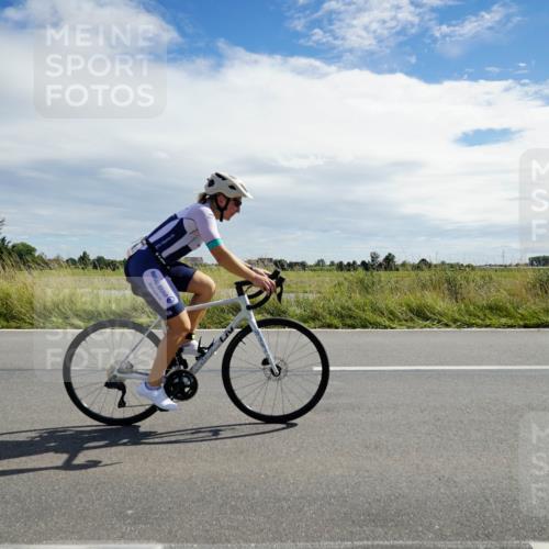 31.08.2025 - Elbe Triathlon Hamburg Michael Burmester http://msf.ph/oto/8694343 31.08.2025 14:54:06 Radfahren  meine-sportfotos.de