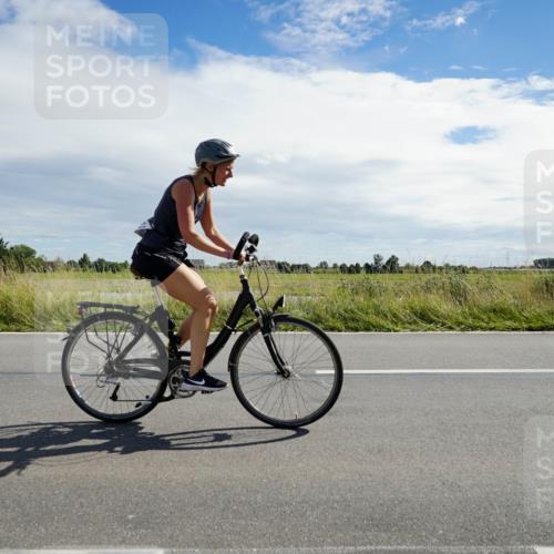 31.08.2025 - Elbe Triathlon Hamburg Michael Burmester http://msf.ph/oto/8694363 31.08.2025 14:55:35 Radfahren  meine-sportfotos.de