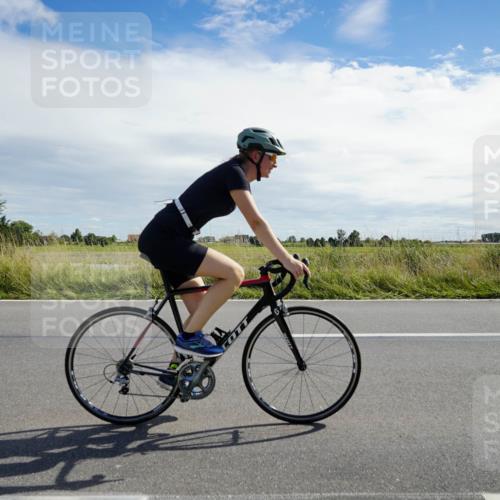 31.08.2025 - Elbe Triathlon Hamburg Michael Burmester http://msf.ph/oto/8694393 31.08.2025 14:57:55 Radfahren 142 meine-sportfotos.de