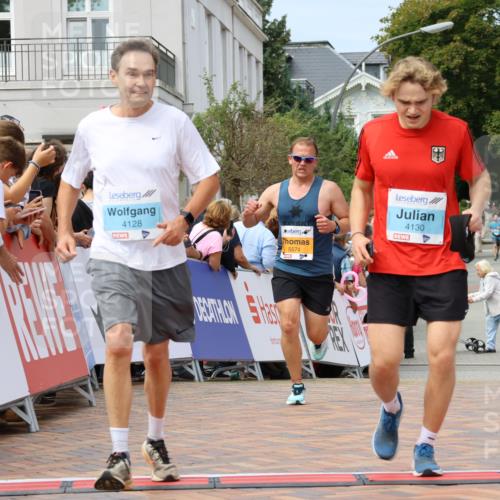 31.08.2025 - 21. Blankeneser Heldenlauf Strokosch-Dieckow http://msf.ph/oto/8694398 31.08.2025 12:35:24 Ziel 5574, 5302, 4130, 4128 meine-sportfotos.de