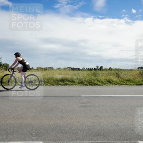 31.08.2025 - Elbe Triathlon Hamburg Michael Burmester http://msf.ph/oto/8694402 31.08.2025 14:58:29 Radfahren  meine-sportfotos.de