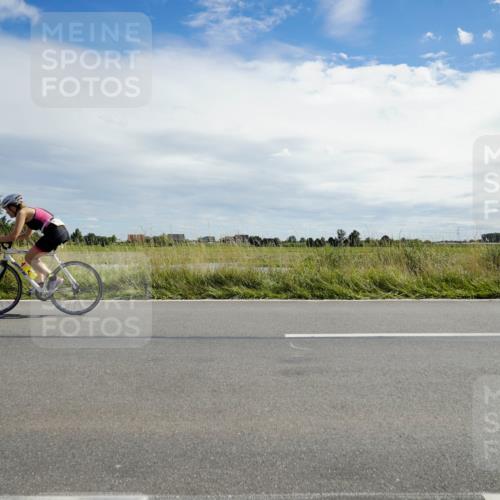 31.08.2025 - Elbe Triathlon Hamburg Michael Burmester http://msf.ph/oto/8694403 31.08.2025 14:58:34 Radfahren  meine-sportfotos.de