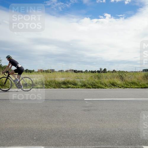 31.08.2025 - Elbe Triathlon Hamburg Michael Burmester http://msf.ph/oto/8694417 31.08.2025 15:00:11 Radfahren  meine-sportfotos.de