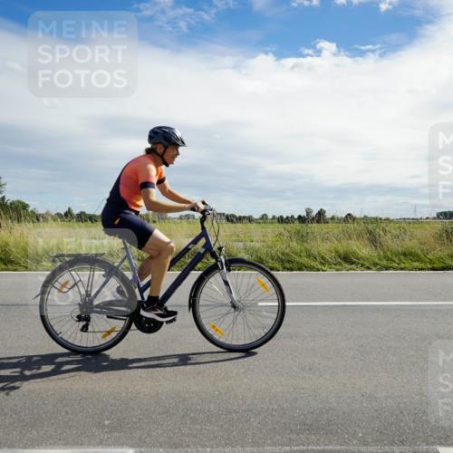 31.08.2025 - Elbe Triathlon Hamburg Michael Burmester http://msf.ph/oto/8694418 31.08.2025 15:00:15 Radfahren  meine-sportfotos.de