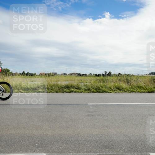 31.08.2025 - Elbe Triathlon Hamburg Michael Burmester http://msf.ph/oto/8694419 31.08.2025 15:00:38 Radfahren  meine-sportfotos.de