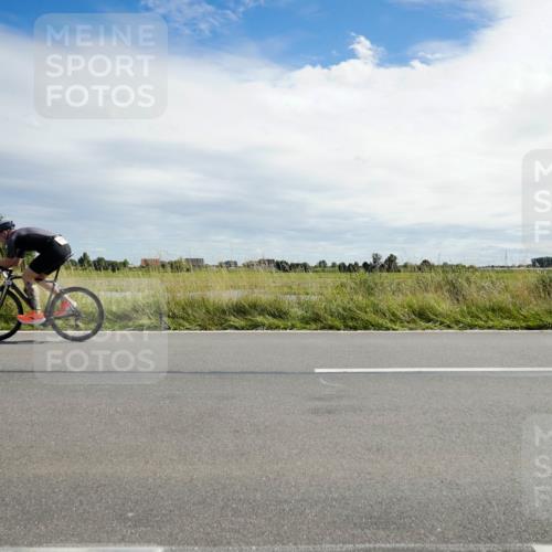 31.08.2025 - Elbe Triathlon Hamburg Michael Burmester http://msf.ph/oto/8694421 31.08.2025 15:01:01 Radfahren  meine-sportfotos.de