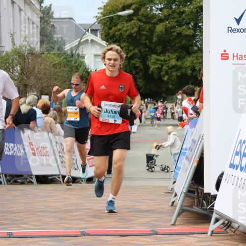 31.08.2025 - 21. Blankeneser Heldenlauf Strokosch-Dieckow http://msf.ph/oto/8694428 31.08.2025 12:35:23 Ziel 5574, 5302, 4130, 4128 meine-sportfotos.de