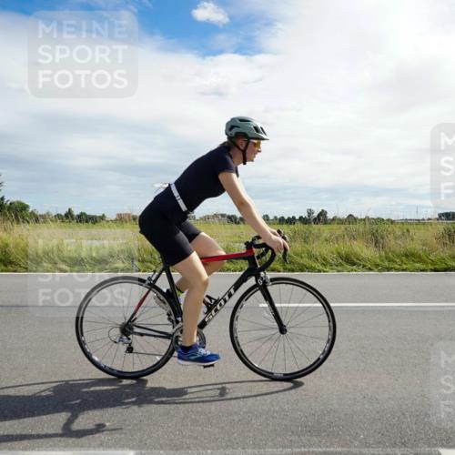 31.08.2025 - Elbe Triathlon Hamburg Michael Burmester http://msf.ph/oto/8694442 31.08.2025 15:03:04 Radfahren  meine-sportfotos.de
