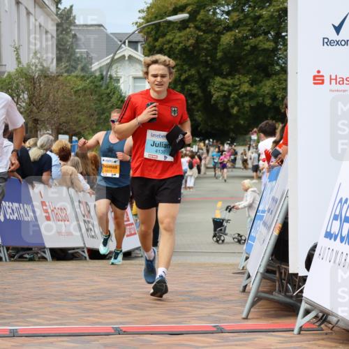 31.08.2025 - 21. Blankeneser Heldenlauf Strokosch-Dieckow http://msf.ph/oto/8694445 31.08.2025 12:35:23 Ziel 5574, 5302, 4130, 4128 meine-sportfotos.de