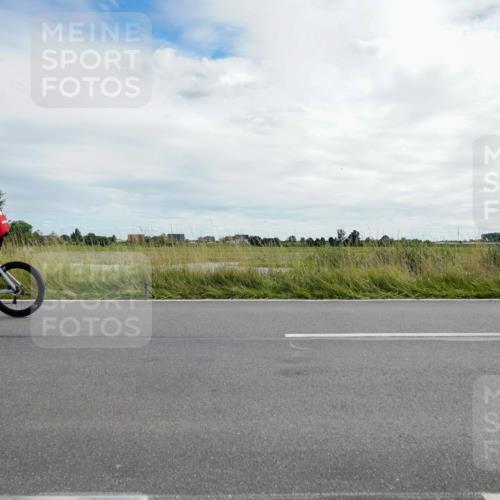 31.08.2025 - Elbe Triathlon Hamburg Michael Burmester http://msf.ph/oto/8694447 31.08.2025 15:04:21 Radfahren  meine-sportfotos.de