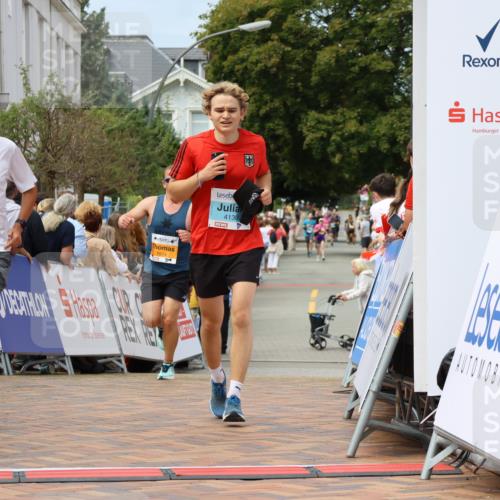 31.08.2025 - 21. Blankeneser Heldenlauf Strokosch-Dieckow http://msf.ph/oto/8694452 31.08.2025 12:35:23 Ziel 5574, 5302, 4130, 4128 meine-sportfotos.de