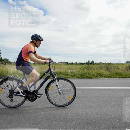 31.08.2025 - Elbe Triathlon Hamburg Michael Burmester http://msf.ph/oto/8694457 31.08.2025 15:06:01 Radfahren  meine-sportfotos.de