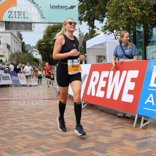 31.08.2025 - 21. Blankeneser Heldenlauf Strokosch-Dieckow http://msf.ph/oto/8694461 31.08.2025 12:35:20 Ziel 5302, 4130, 4128 meine-sportfotos.de