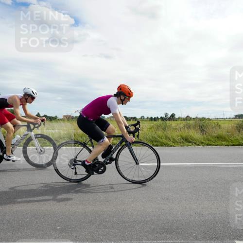 31.08.2025 - Elbe Triathlon Hamburg Michael Burmester http://msf.ph/oto/8694463 31.08.2025 15:06:27 Radfahren  meine-sportfotos.de