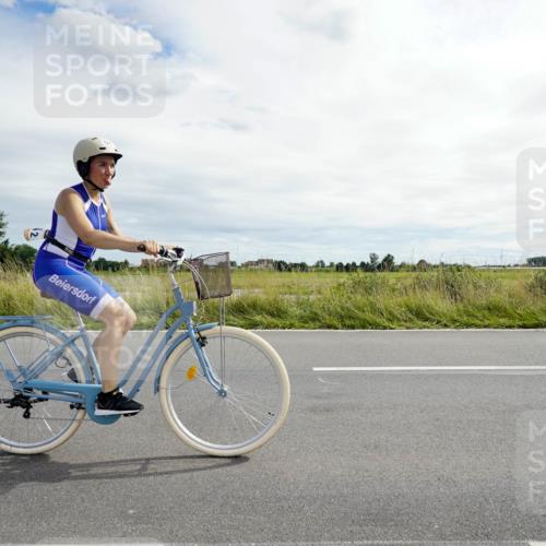 31.08.2025 - Elbe Triathlon Hamburg Michael Burmester http://msf.ph/oto/8694464 31.08.2025 15:06:35 Radfahren  meine-sportfotos.de