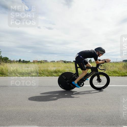 31.08.2025 - Elbe Triathlon Hamburg Michael Burmester http://msf.ph/oto/8694465 31.08.2025 15:07:23 Radfahren  meine-sportfotos.de