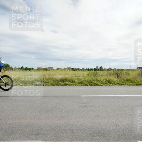 31.08.2025 - Elbe Triathlon Hamburg Michael Burmester http://msf.ph/oto/8694467 31.08.2025 15:07:29 Radfahren  meine-sportfotos.de