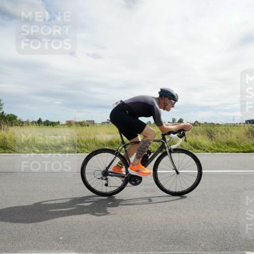 31.08.2025 - Elbe Triathlon Hamburg Michael Burmester http://msf.ph/oto/8694468 31.08.2025 15:07:38 Radfahren  meine-sportfotos.de