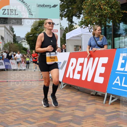 31.08.2025 - 21. Blankeneser Heldenlauf Strokosch-Dieckow http://msf.ph/oto/8694469 31.08.2025 12:35:20 Ziel 5302, 4130, 4128 meine-sportfotos.de