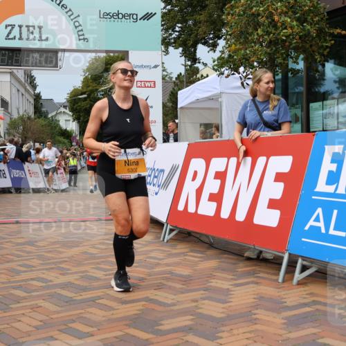 31.08.2025 - 21. Blankeneser Heldenlauf Strokosch-Dieckow http://msf.ph/oto/8694476 31.08.2025 12:35:20 Ziel 5302, 4130, 4128 meine-sportfotos.de