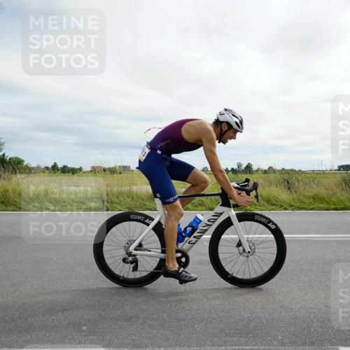 31.08.2025 - Elbe Triathlon Hamburg Michael Burmester http://msf.ph/oto/8694481 31.08.2025 15:09:45 Radfahren  meine-sportfotos.de