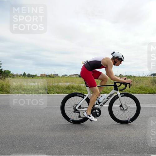 31.08.2025 - Elbe Triathlon Hamburg Michael Burmester http://msf.ph/oto/8694484 31.08.2025 15:10:13 Radfahren  meine-sportfotos.de