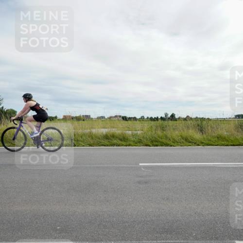 31.08.2025 - Elbe Triathlon Hamburg Michael Burmester http://msf.ph/oto/8694486 31.08.2025 15:10:38 Radfahren  meine-sportfotos.de