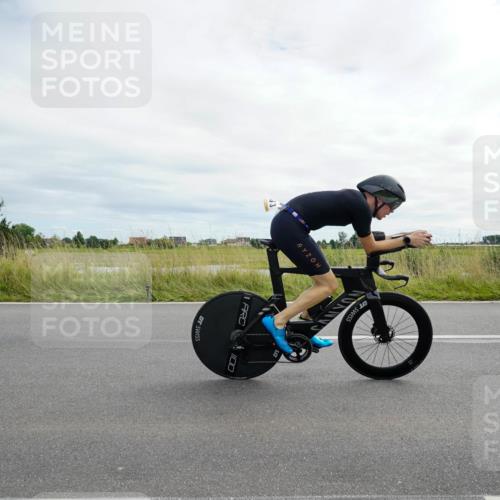 31.08.2025 - Elbe Triathlon Hamburg Michael Burmester http://msf.ph/oto/8694489 31.08.2025 15:11:00 Radfahren  meine-sportfotos.de