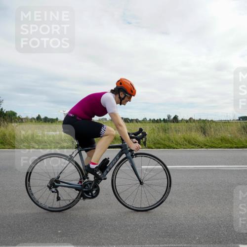 31.08.2025 - Elbe Triathlon Hamburg Michael Burmester http://msf.ph/oto/8694491 31.08.2025 15:11:36 Radfahren  meine-sportfotos.de