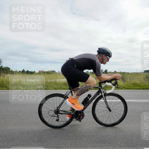 31.08.2025 - Elbe Triathlon Hamburg Michael Burmester http://msf.ph/oto/8694493 31.08.2025 15:11:56 Radfahren  meine-sportfotos.de