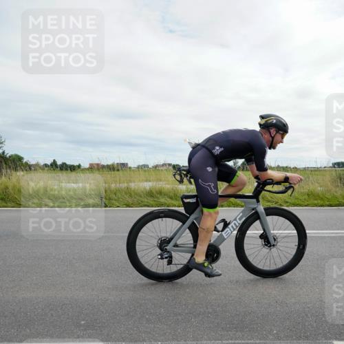 31.08.2025 - Elbe Triathlon Hamburg Michael Burmester http://msf.ph/oto/8694495 31.08.2025 15:11:58 Radfahren  meine-sportfotos.de