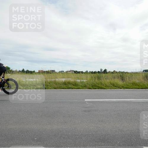 31.08.2025 - Elbe Triathlon Hamburg Michael Burmester http://msf.ph/oto/8694498 31.08.2025 15:13:17 Radfahren  meine-sportfotos.de