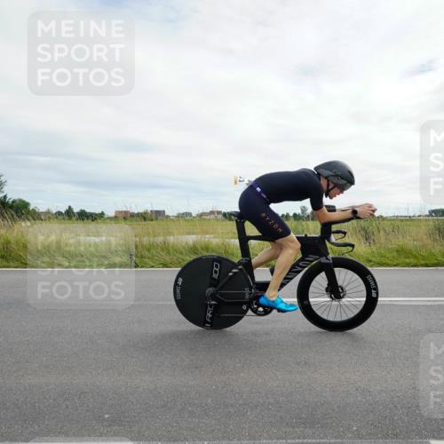 31.08.2025 - Elbe Triathlon Hamburg Michael Burmester http://msf.ph/oto/8694504 31.08.2025 15:14:41 Radfahren  meine-sportfotos.de