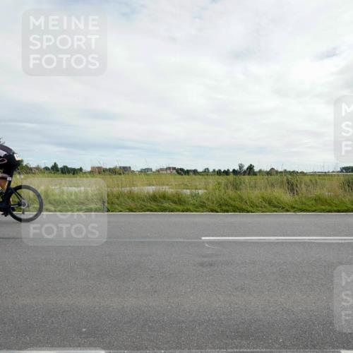 31.08.2025 - Elbe Triathlon Hamburg Michael Burmester http://msf.ph/oto/8694507 31.08.2025 15:15:06 Radfahren  meine-sportfotos.de
