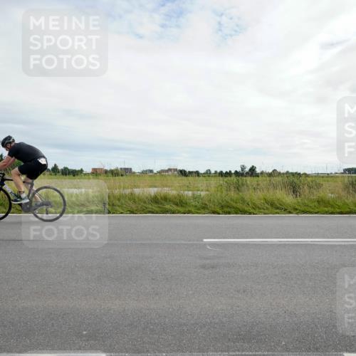 31.08.2025 - Elbe Triathlon Hamburg Michael Burmester http://msf.ph/oto/8694514 31.08.2025 15:16:43 Radfahren  meine-sportfotos.de