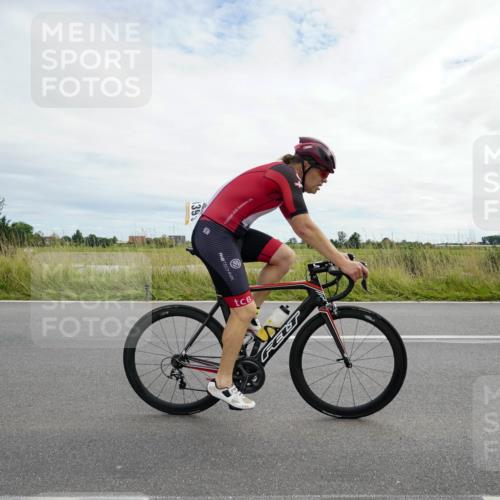 31.08.2025 - Elbe Triathlon Hamburg Michael Burmester http://msf.ph/oto/8694516 31.08.2025 15:17:00 Radfahren  meine-sportfotos.de